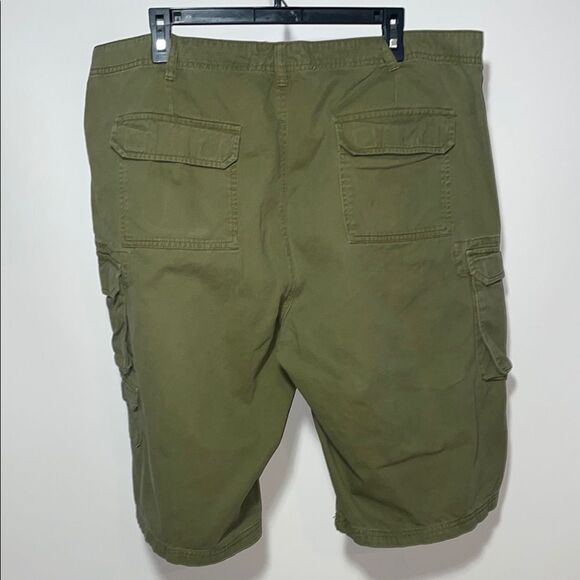 Olive Green Cargo Shorts with Durable Fabric - Picture 5 of 9